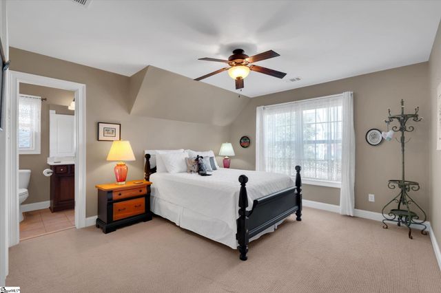 9 Hogarth Street, Greenville, SC 29617