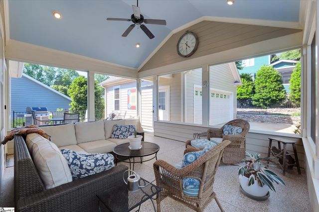 9 Hogarth Street, Greenville, SC 29617