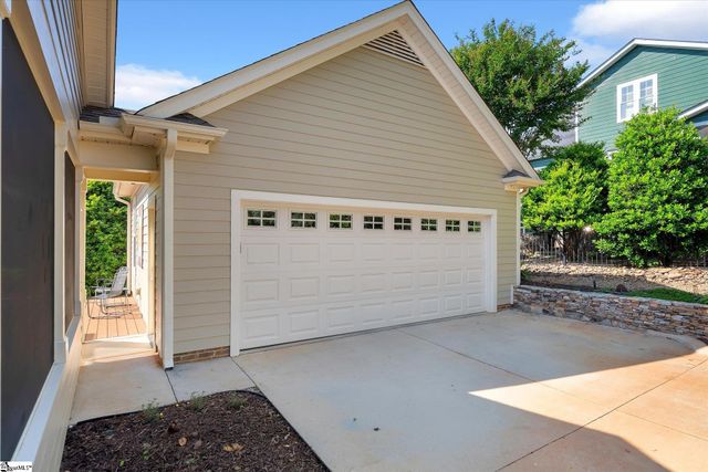 9 Hogarth Street, Greenville, SC 29617