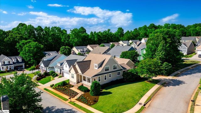 9 Hogarth Street, Greenville, SC 29617