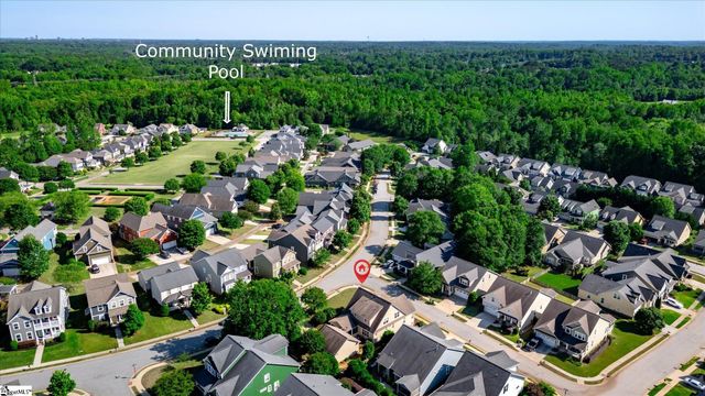 9 Hogarth Street, Greenville, SC 29617