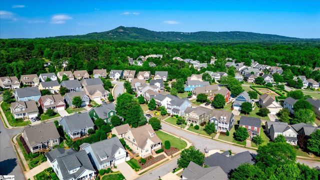 9 Hogarth Street, Greenville, SC 29617