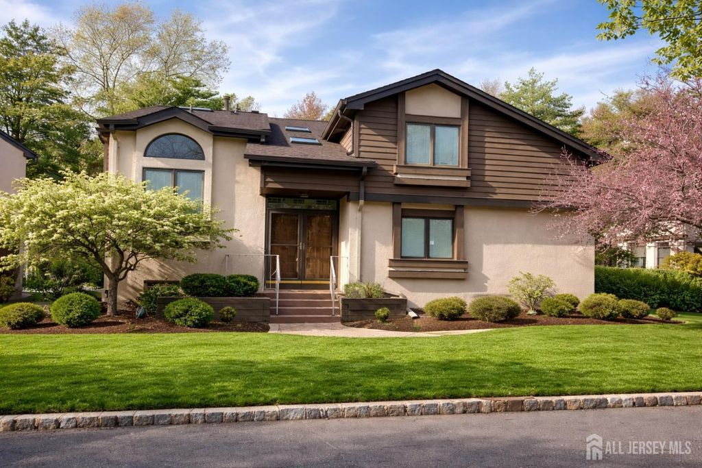 537 Sayre Drive, Plainsboro, NJ 08540