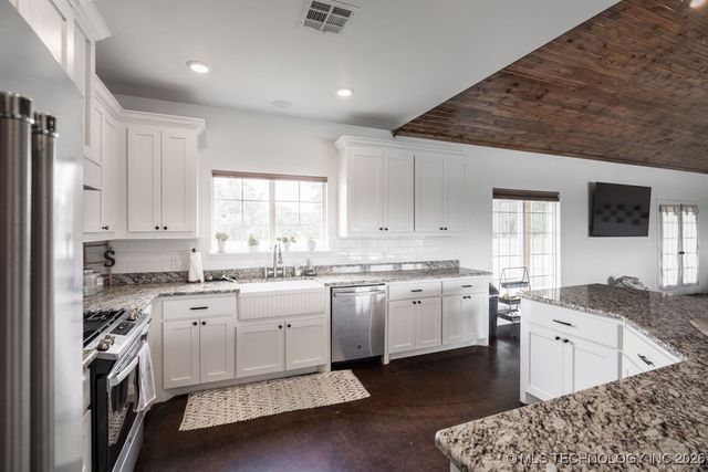 8486 McDuffee Road, Kingston, OK 73439