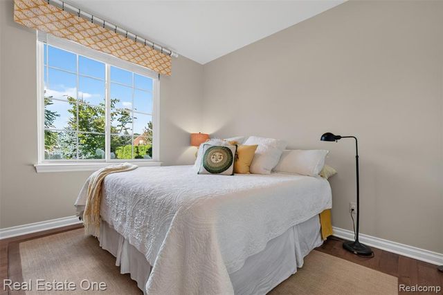 1537 Glass Lake Circle, Oxford, MI 48371