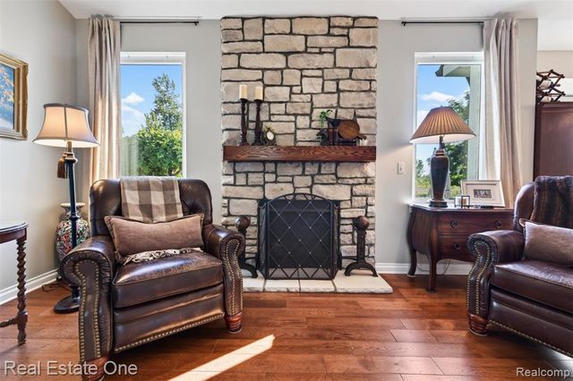 1537 Glass Lake Circle, Oxford, MI 48371
