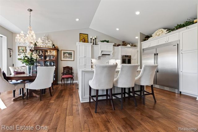 1537 Glass Lake Circle, Oxford, MI 48371
