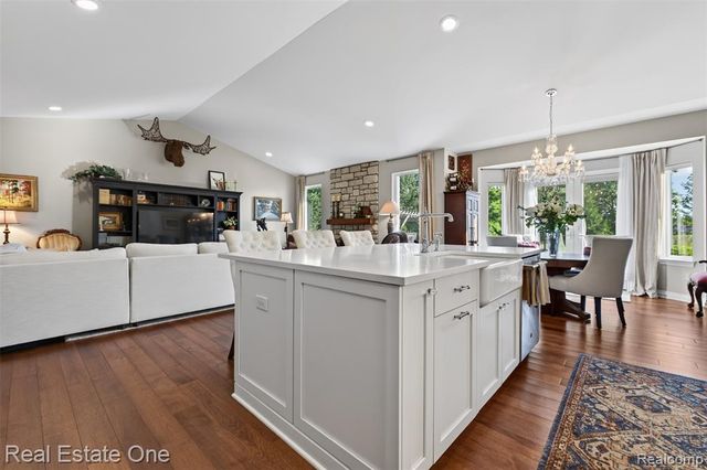 1537 Glass Lake Circle, Oxford, MI 48371