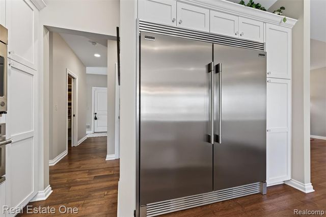 1537 Glass Lake Circle, Oxford, MI 48371