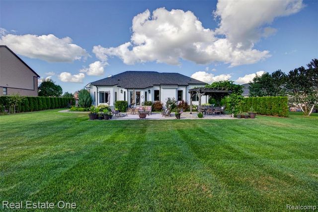 1537 Glass Lake Circle, Oxford, MI 48371