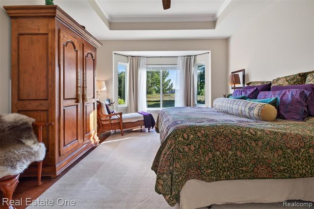1537 Glass Lake Circle, Oxford, MI 48371