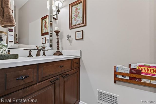 1537 Glass Lake Circle, Oxford, MI 48371
