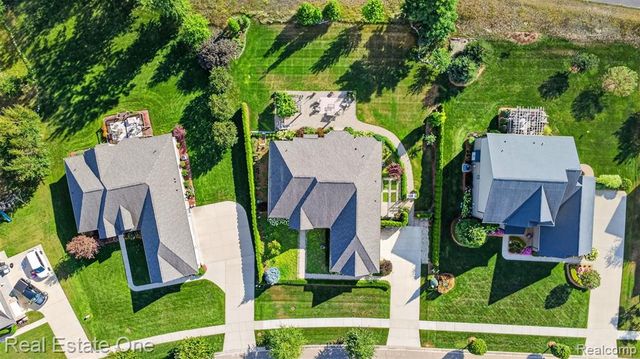 1537 Glass Lake Circle, Oxford, MI 48371