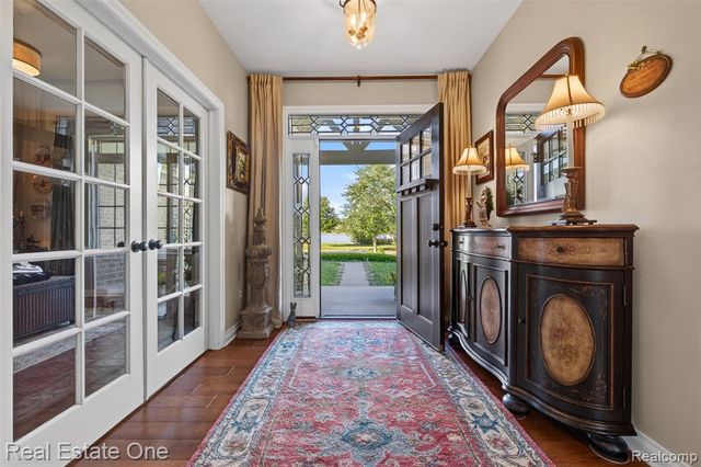 1537 Glass Lake Circle, Oxford, MI 48371