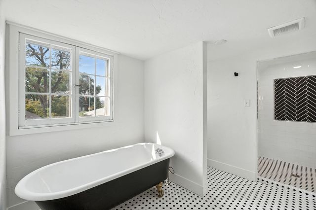 2420 W Maxwell Ave, Spokane, WA 99201