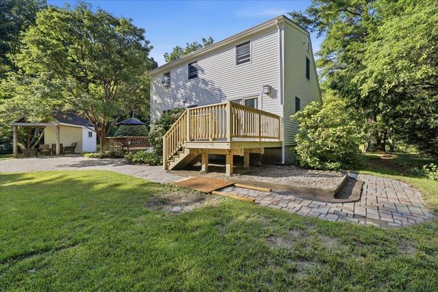 16 Lakeview Way, Auburn, NH 03032