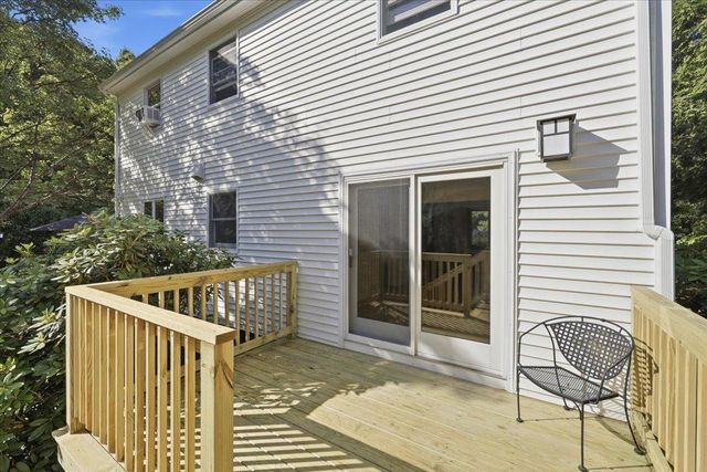 16 Lakeview Way, Auburn, NH 03032