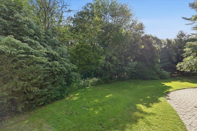 16 Lakeview Way, Auburn, NH 03032