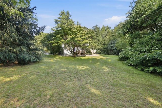 16 Lakeview Way, Auburn, NH 03032