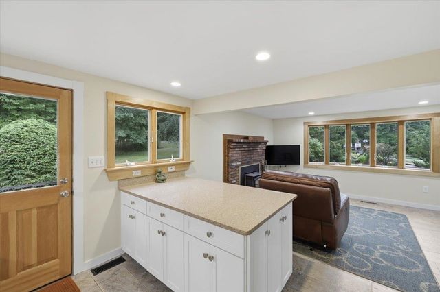 16 Lakeview Way, Auburn, NH 03032
