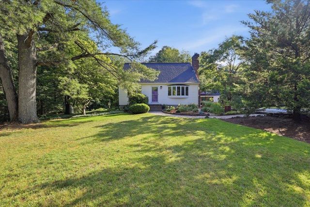 16 Lakeview Way, Auburn, NH 03032