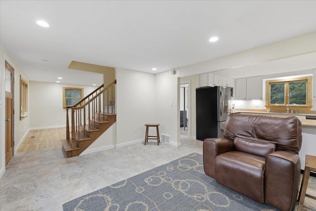 16 Lakeview Way, Auburn, NH 03032
