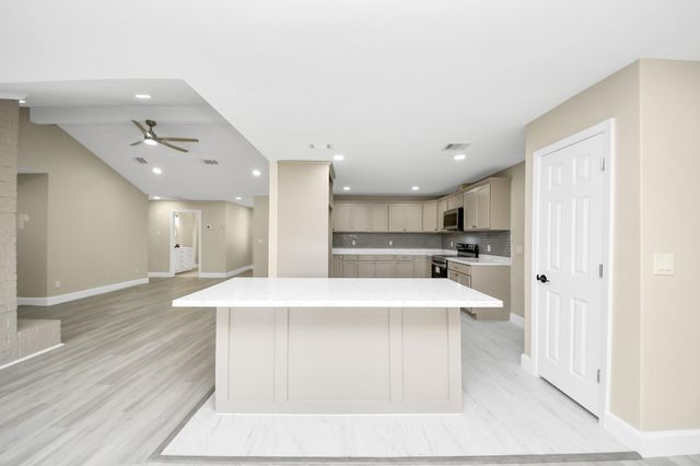 4703 Quail Hollow Drive, Baytown, TX 77521