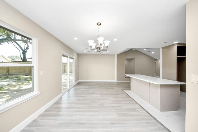 4703 Quail Hollow Drive, Baytown, TX 77521