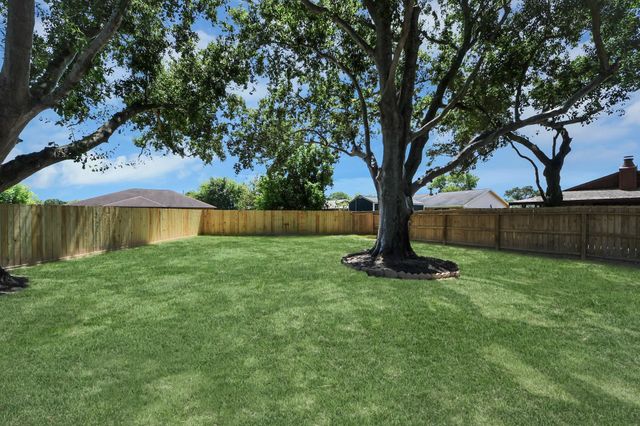 4703 Quail Hollow Drive, Baytown, TX 77521