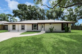 4703 Quail Hollow Drive, Baytown, TX 77521