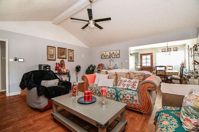 346 Coach Lamp Ln, Houston, TX 77060