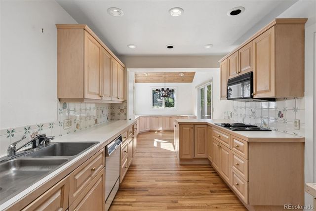 26 Oak Avenue, Colorado Springs, CO 80906
