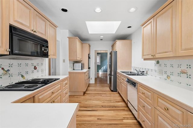 26 Oak Avenue, Colorado Springs, CO 80906