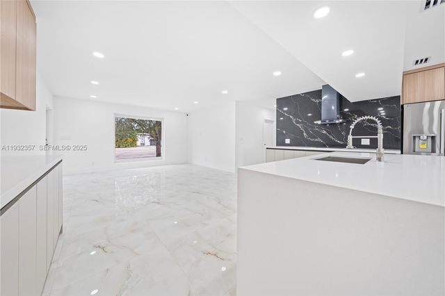 4140 SW 108th Ave, Miami, FL 33165