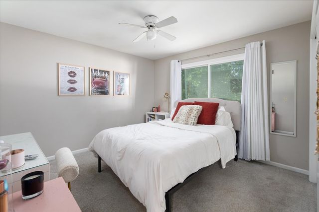 5 Redstart Road, Naperville, IL 60565