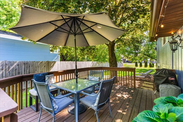 5 Redstart Road, Naperville, IL 60565