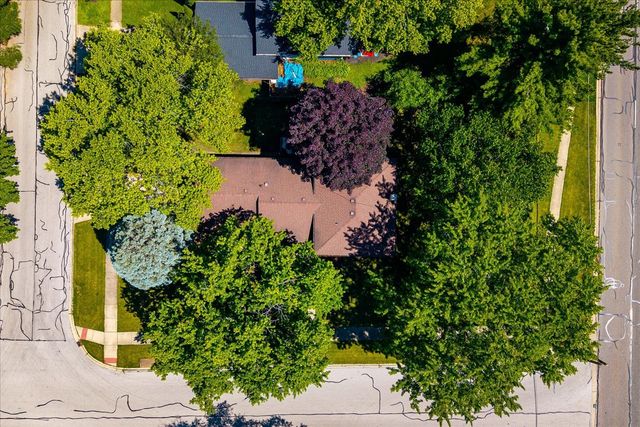 5 Redstart Road, Naperville, IL 60565
