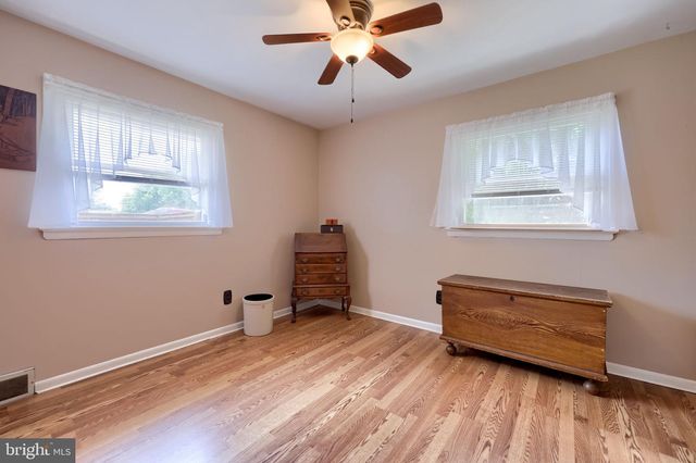 17 S ELM ST, Lititz, PA 17543