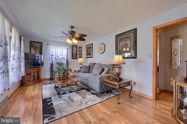 17 S ELM ST, Lititz, PA 17543