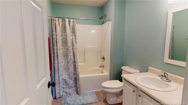 5710 Bridle Ridge Lane, Wade, NC 28395