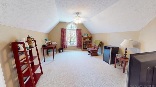 5710 Bridle Ridge Lane, Wade, NC 28395