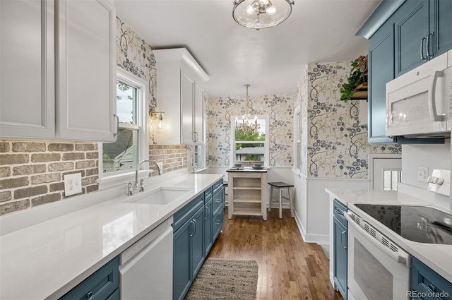 9555 W 6th Avenue, Lakewood, CO 80215