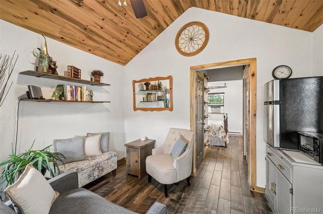 9555 W 6th Avenue, Lakewood, CO 80215