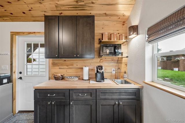 9555 W 6th Avenue, Lakewood, CO 80215