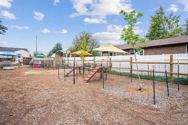 9555 W 6th Avenue, Lakewood, CO 80215