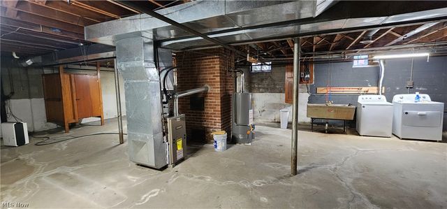 1236 Robbins Avenue, Niles, OH 44446