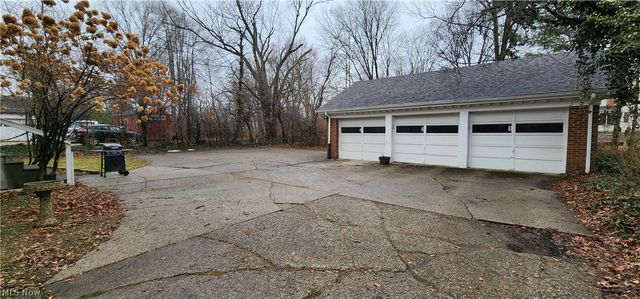 1236 Robbins Avenue, Niles, OH 44446