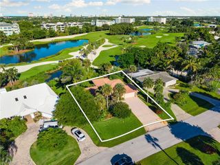 77 Cypress Point DR, Naples, FL 34105