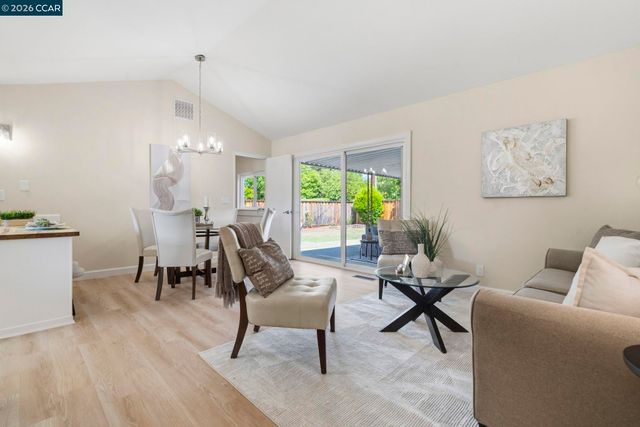 1748 Elmhurst Ln, Concord, CA 94521