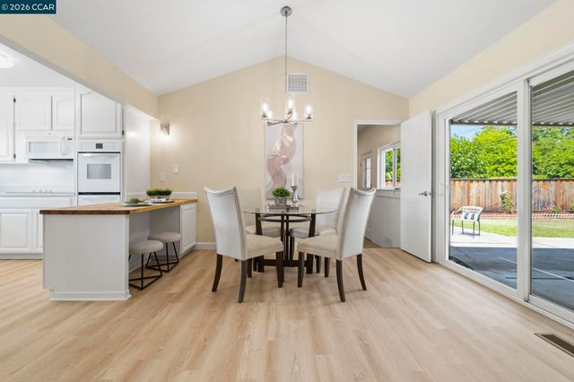 1748 Elmhurst Ln, Concord, CA 94521